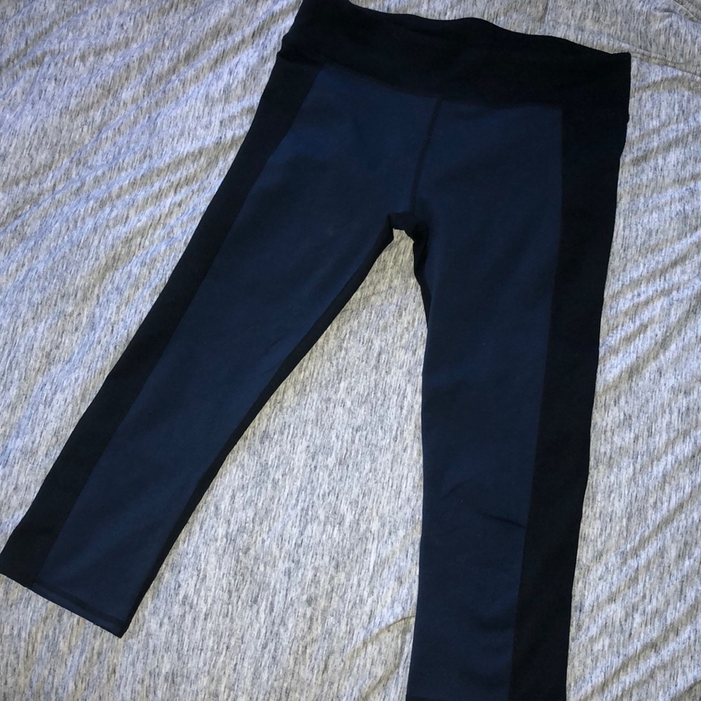 Fabletics crop leggings